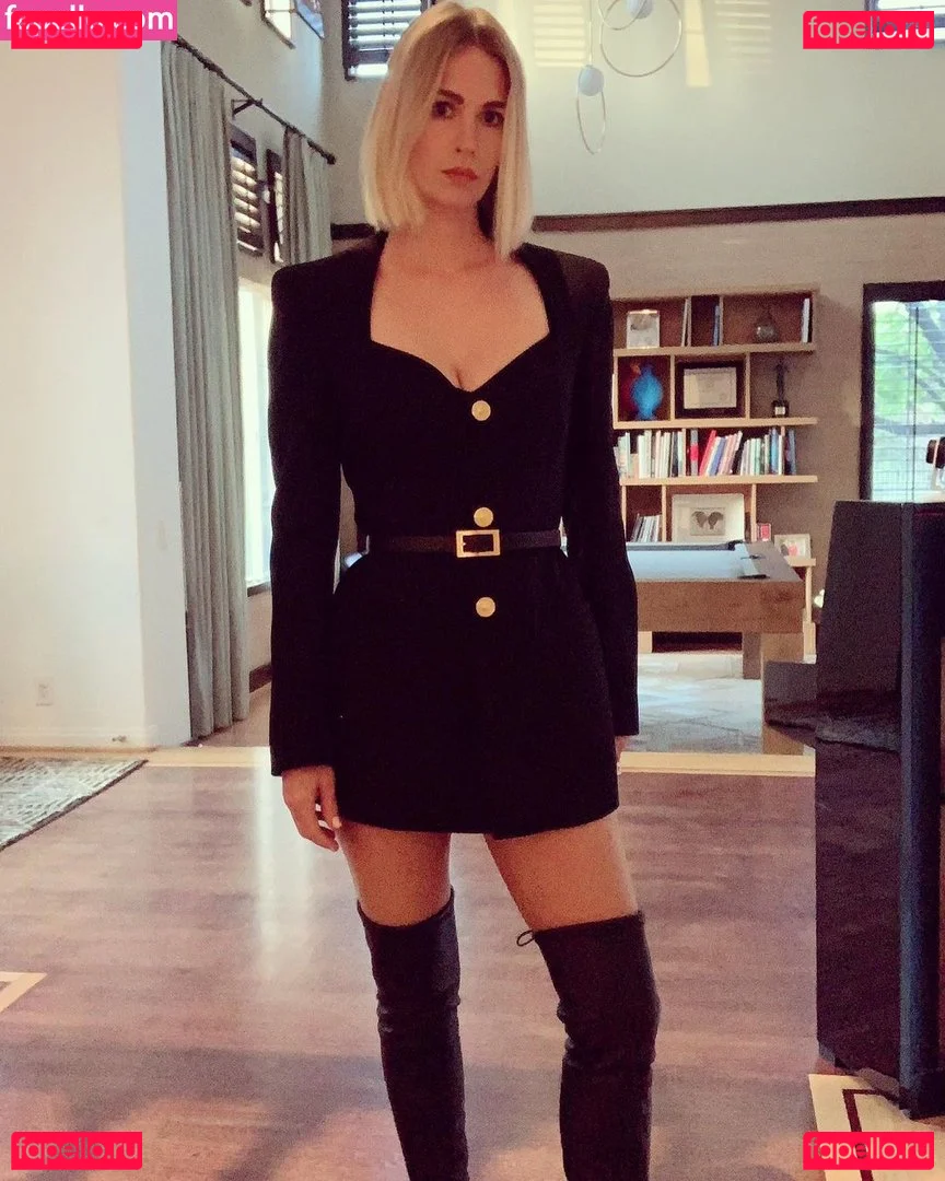 January Jones Onlyfans Photo Gallery 