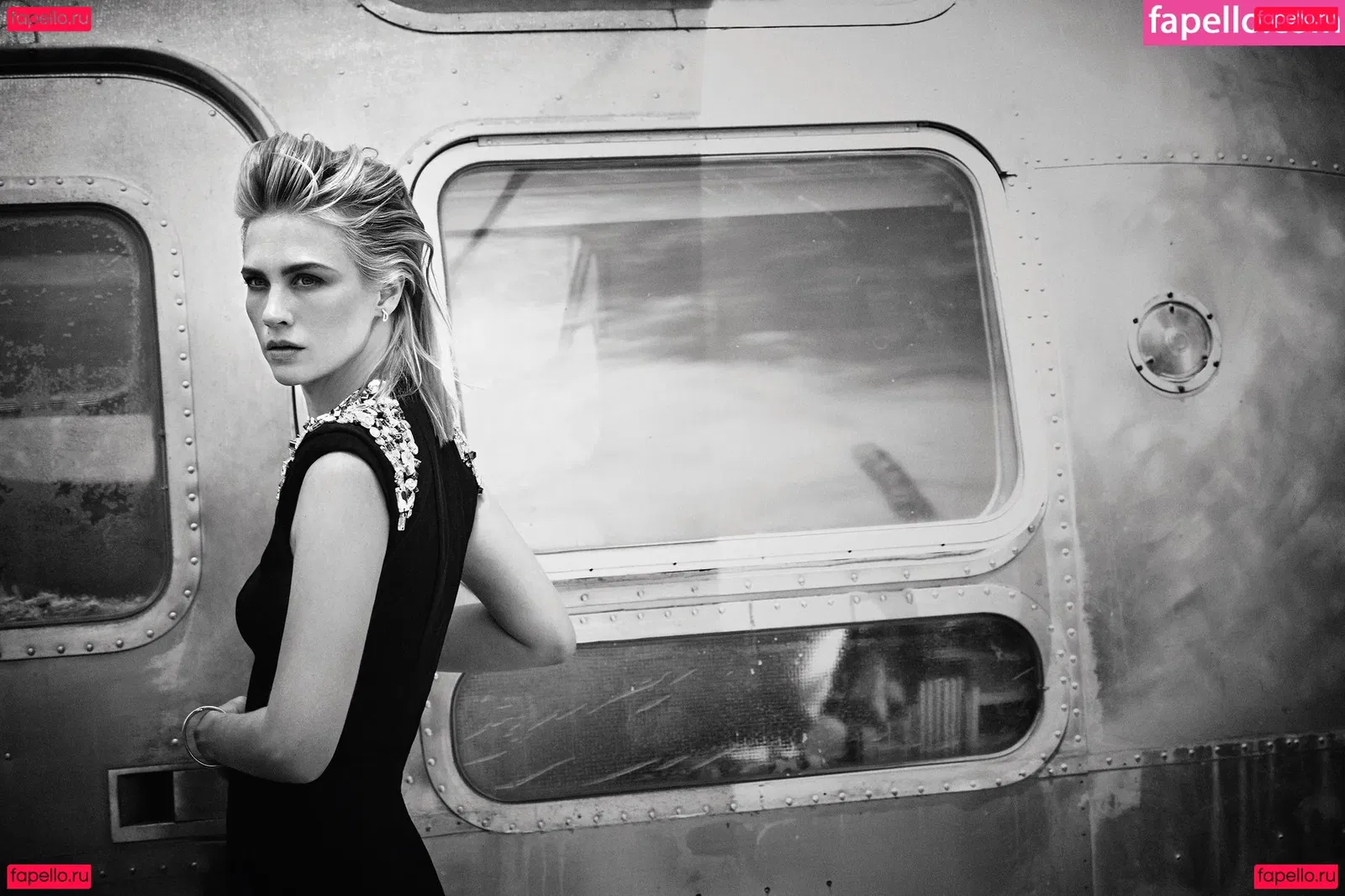 January Jones Onlyfans Photo Gallery 