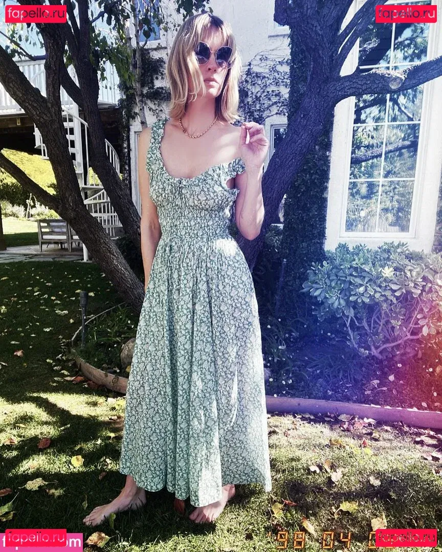 January Jones Onlyfans Photo Gallery 