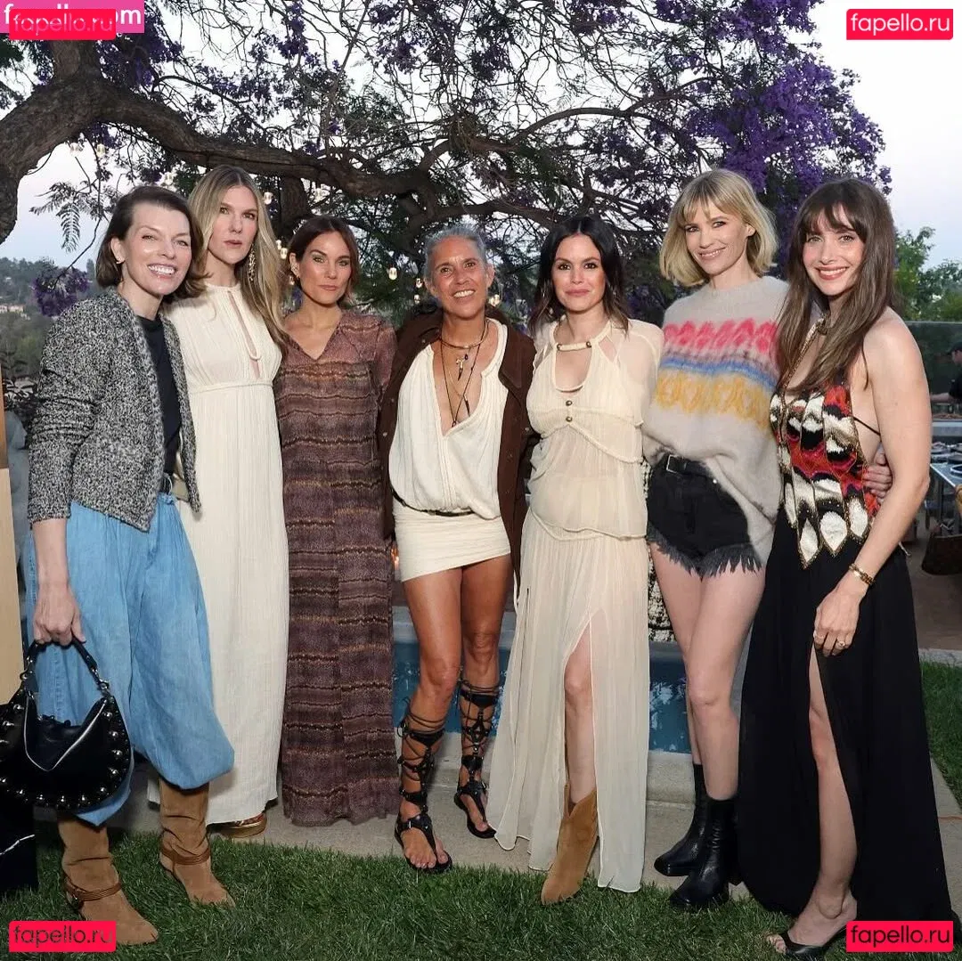 January Jones Onlyfans Photo Gallery 