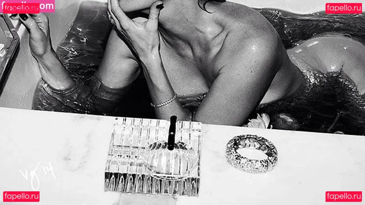 January Jones Onlyfans Photo Gallery 