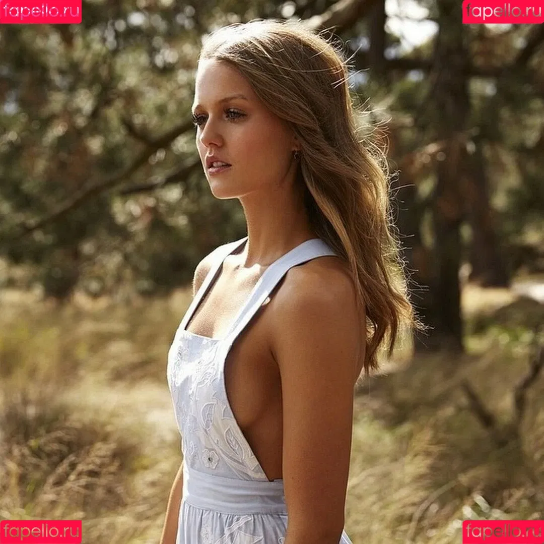 Isabelle Cornish Onlyfans Photo Gallery 