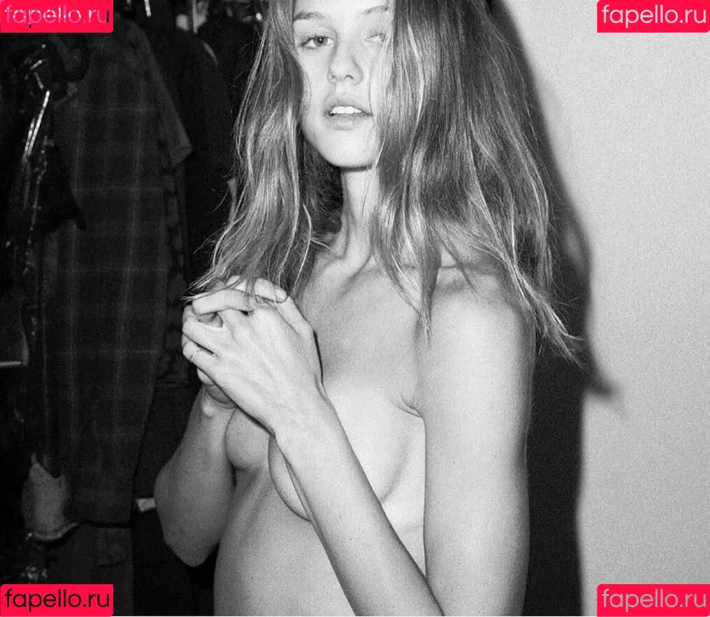 Isabelle Cornish Onlyfans Photo Gallery 