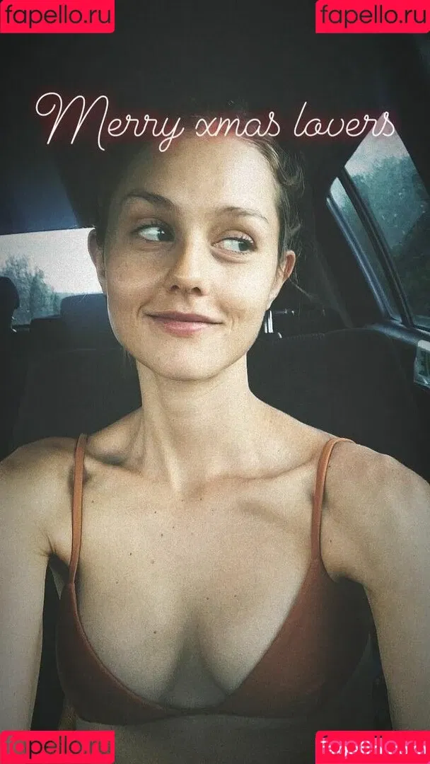 Isabelle Cornish Onlyfans Photo Gallery 