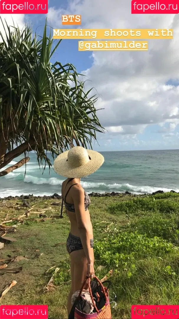 Isabelle Cornish Onlyfans Photo Gallery 