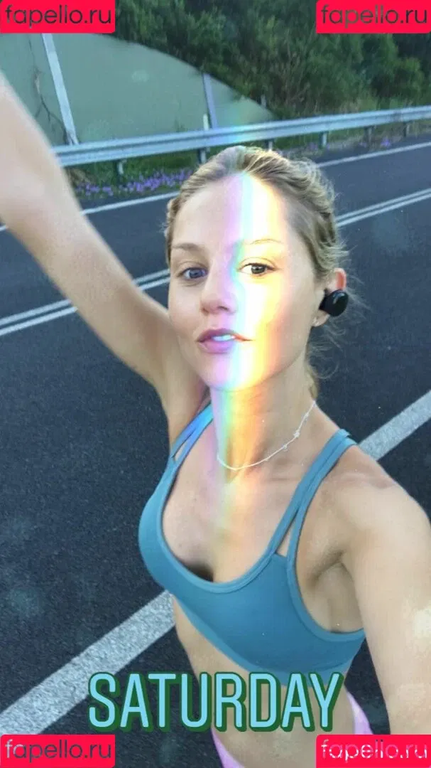 Isabelle Cornish Onlyfans Photo Gallery 