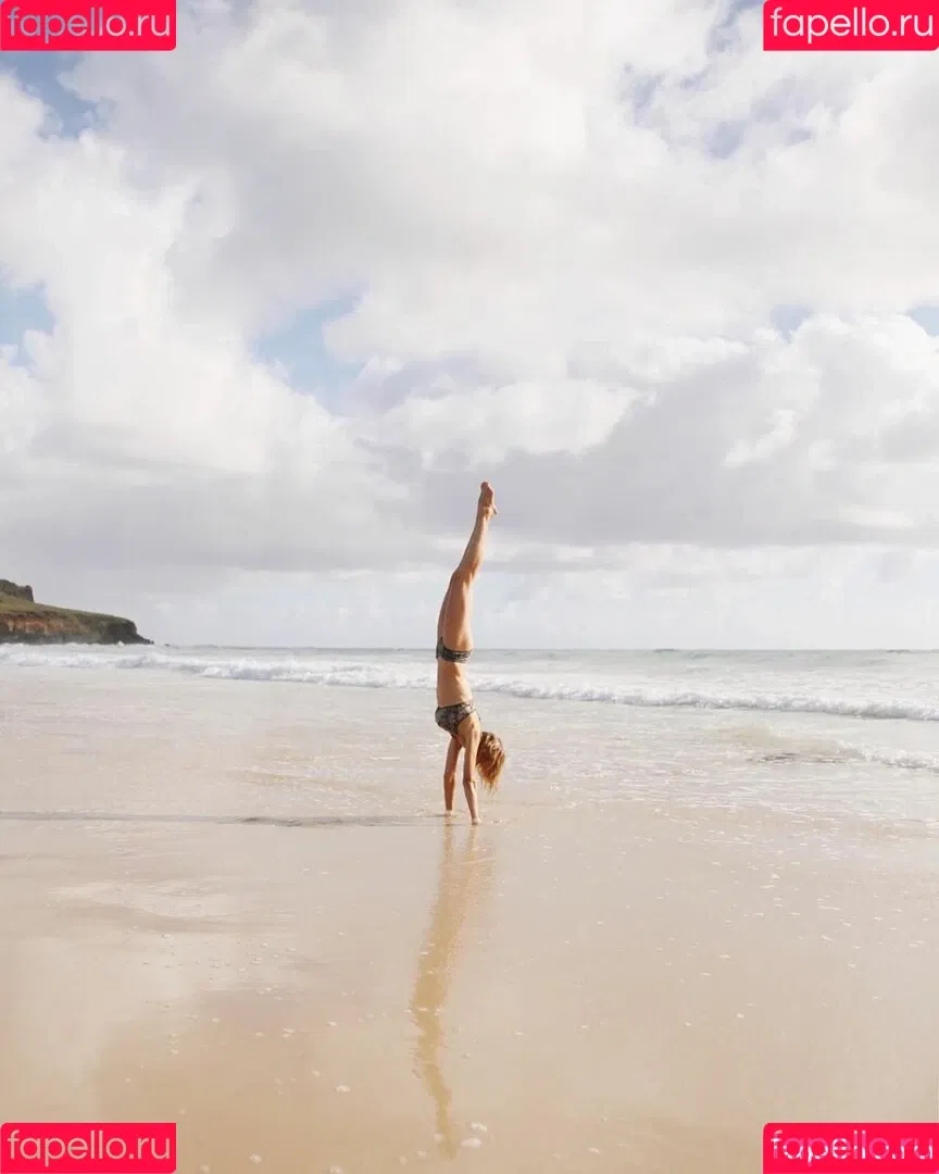Isabelle Cornish Onlyfans Photo Gallery 