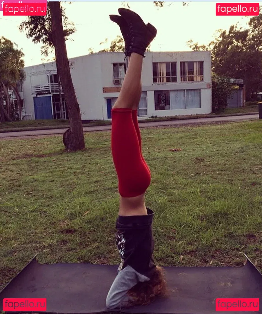 Isabelle Cornish Onlyfans Photo Gallery 