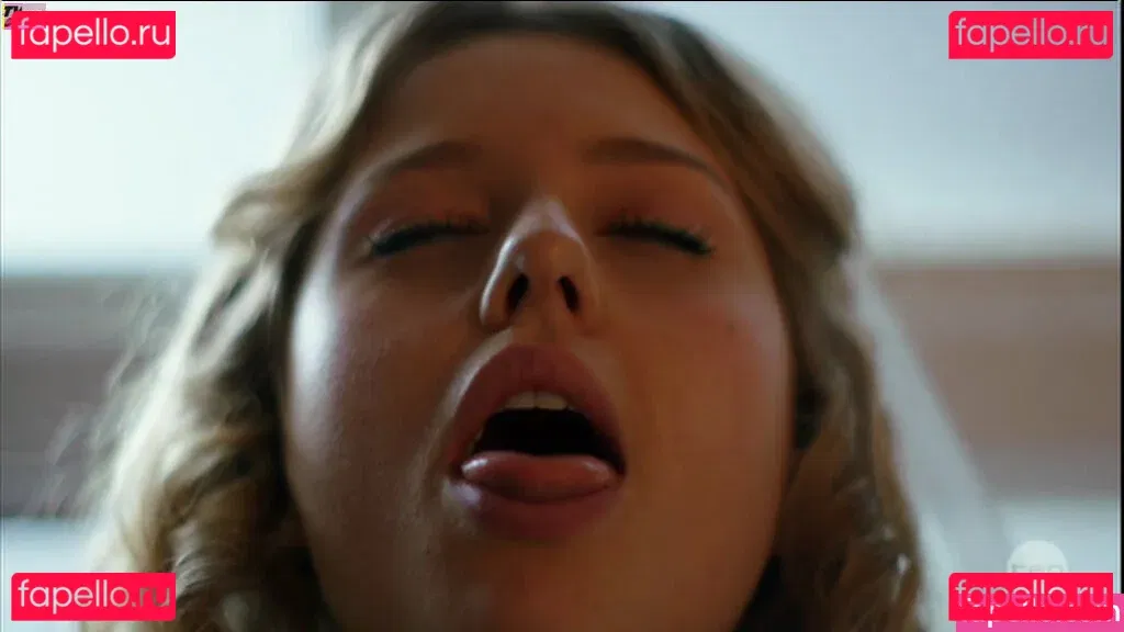 Isabelle Cornish Onlyfans Photo Gallery 