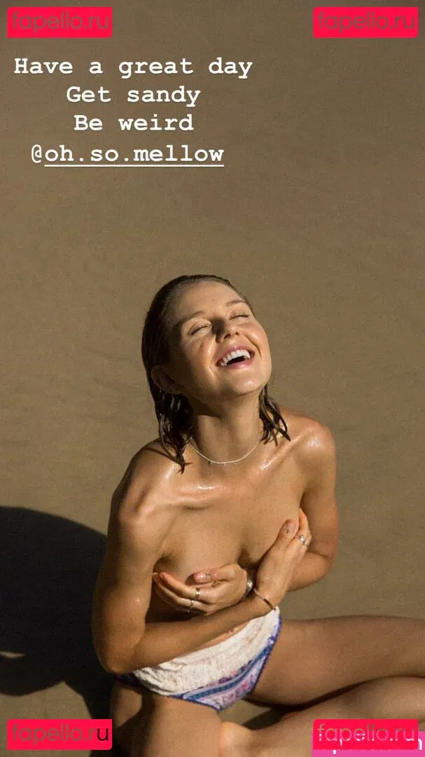 Isabelle Cornish Onlyfans Photo Gallery 