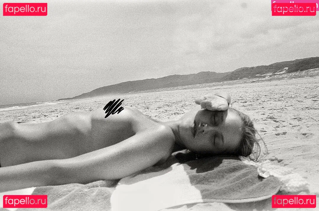 Isabelle Cornish Onlyfans Photo Gallery 