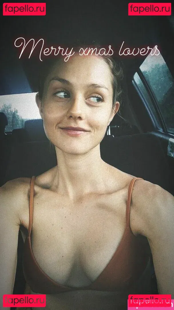 Isabelle Cornish Onlyfans Photo Gallery 