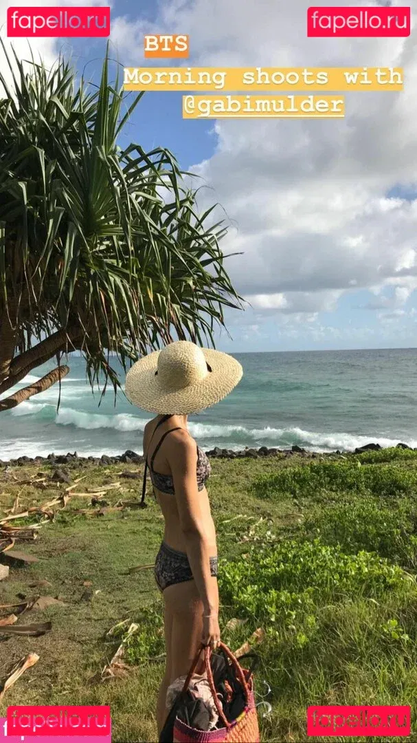 Isabelle Cornish Onlyfans Photo Gallery 