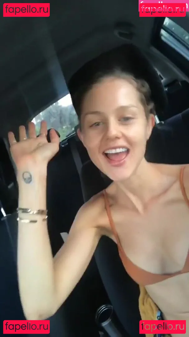 Isabelle Cornish Onlyfans Photo Gallery 