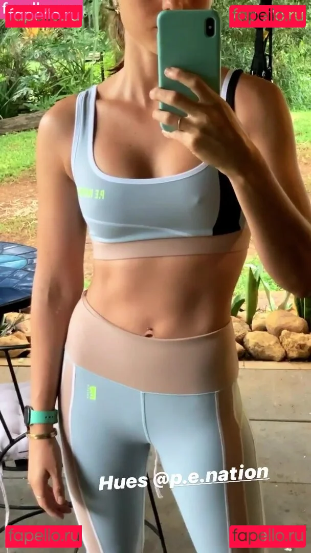 Isabelle Cornish Onlyfans Photo Gallery 