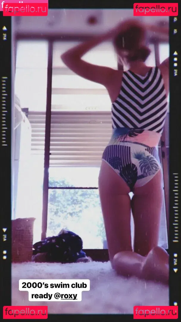 Isabelle Cornish Onlyfans Photo Gallery 