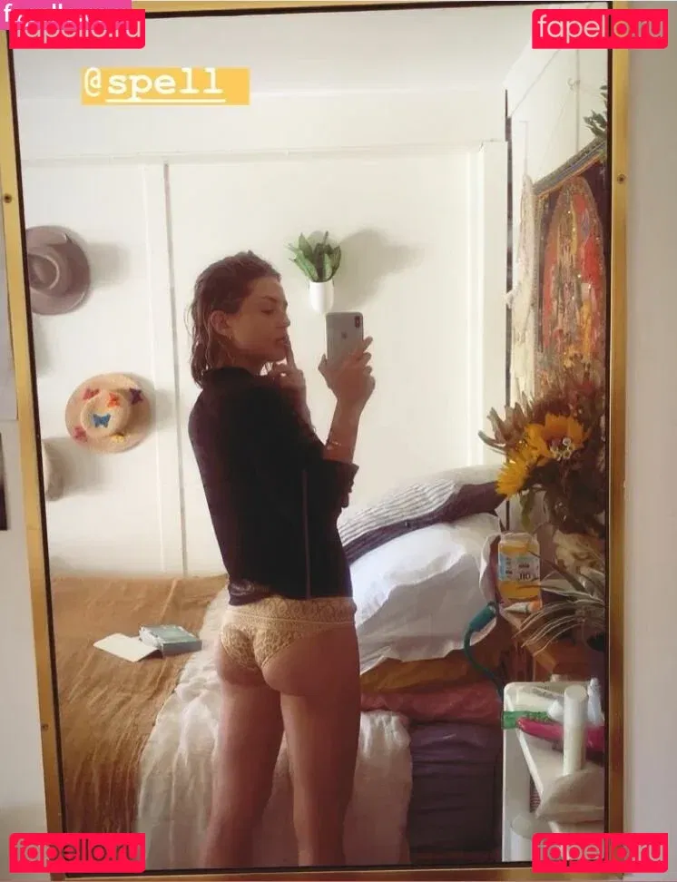 Isabelle Cornish Onlyfans Photo Gallery 