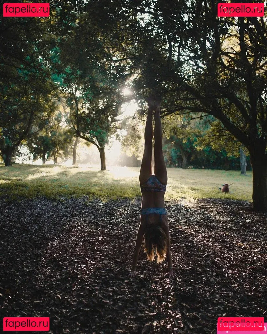Isabelle Cornish Onlyfans Photo Gallery 