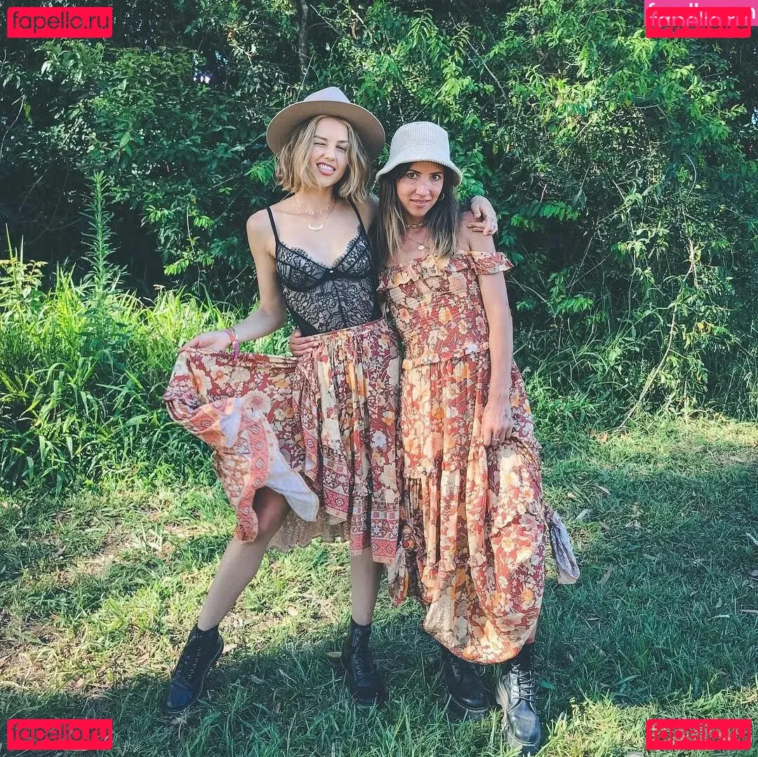 Isabelle Cornish Onlyfans Photo Gallery 