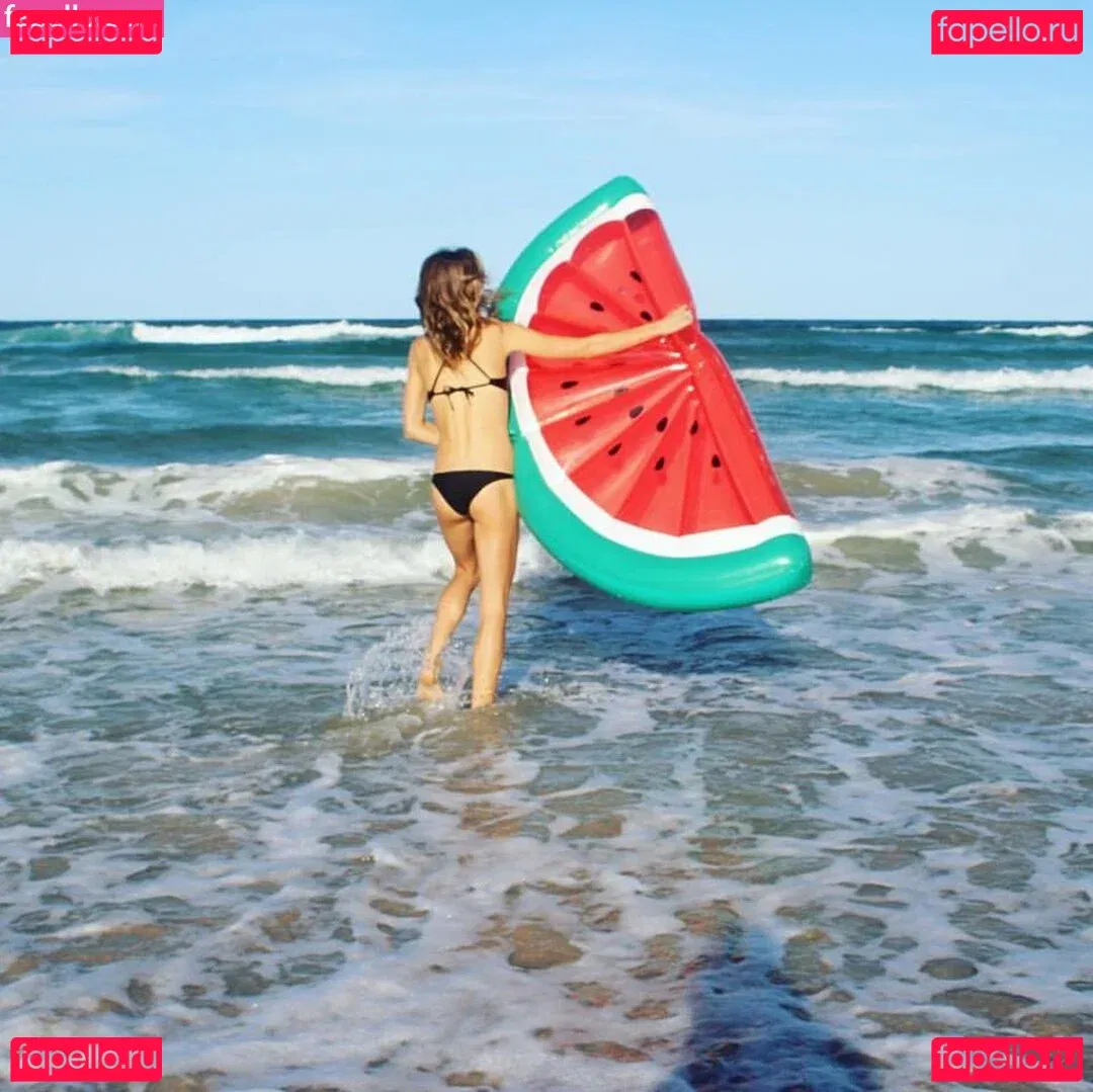 Isabelle Cornish Onlyfans Photo Gallery 