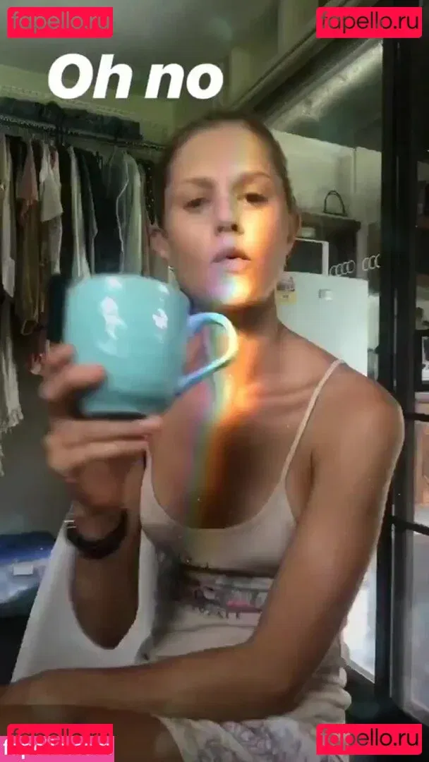 Isabelle Cornish Onlyfans Photo Gallery 