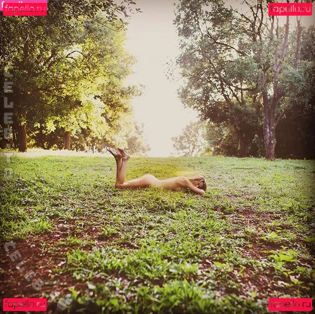 Isabelle Cornish Onlyfans Photo Gallery 