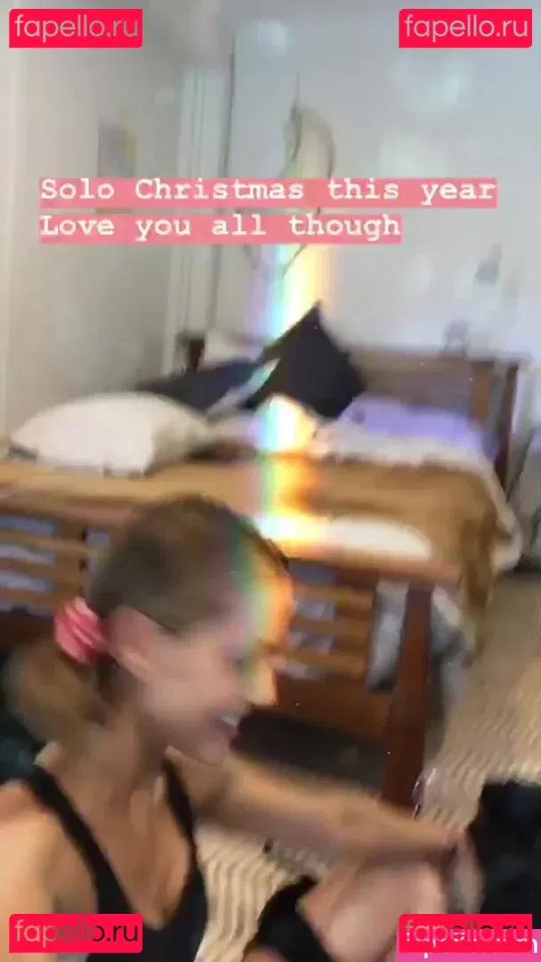 Isabelle Cornish Onlyfans Photo Gallery 