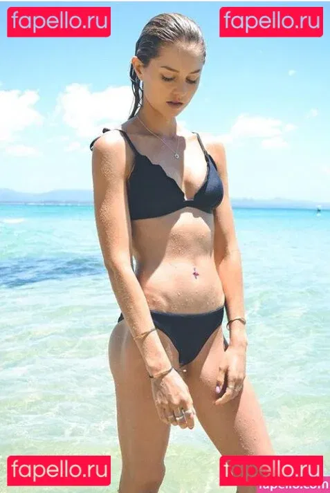 Isabelle Cornish Onlyfans Photo Gallery 