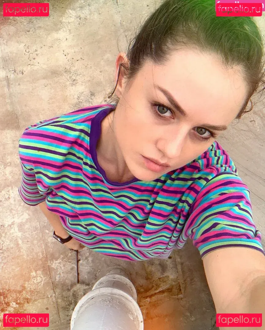 Isabelle Cornish Onlyfans Photo Gallery 