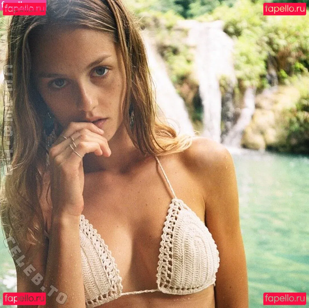 Isabelle Cornish Onlyfans Photo Gallery 