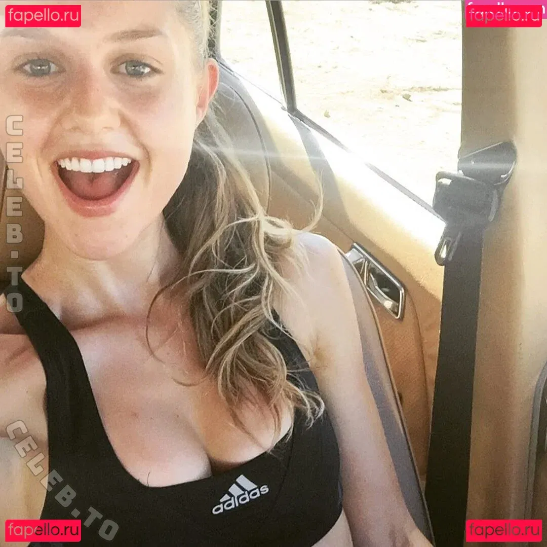 Isabelle Cornish Onlyfans Photo Gallery 