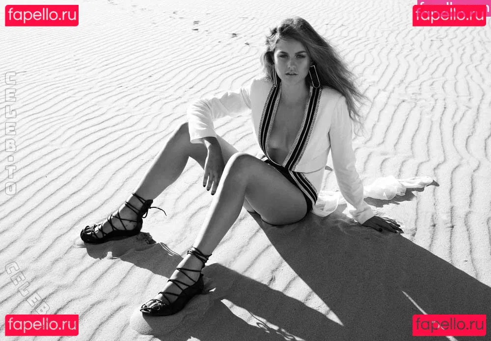 Isabelle Cornish Onlyfans Photo Gallery 