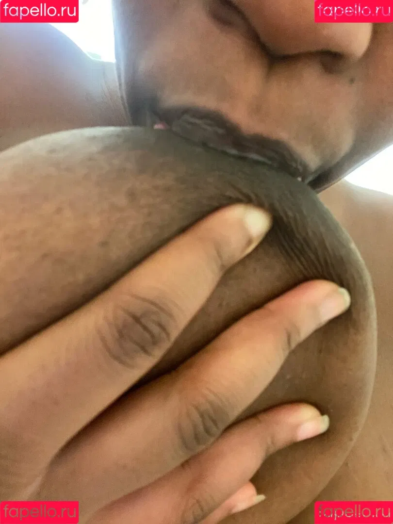 ThatChocoBxtch Onlyfans Photo Gallery 