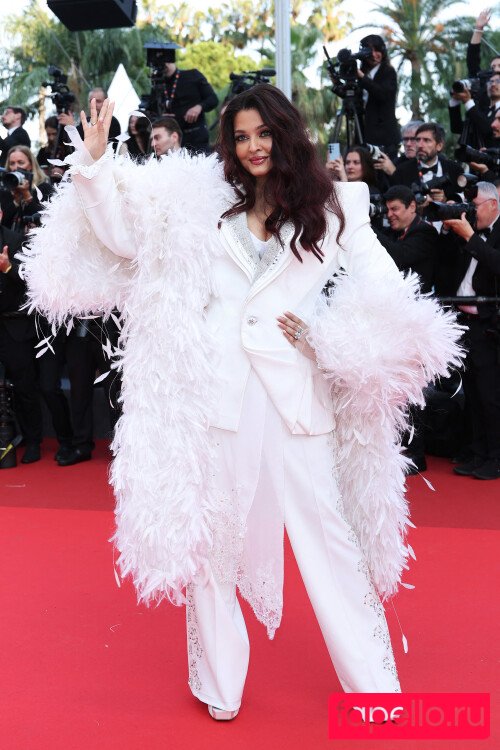 Aishwarya Rai Nude Onlyfans Photo 10