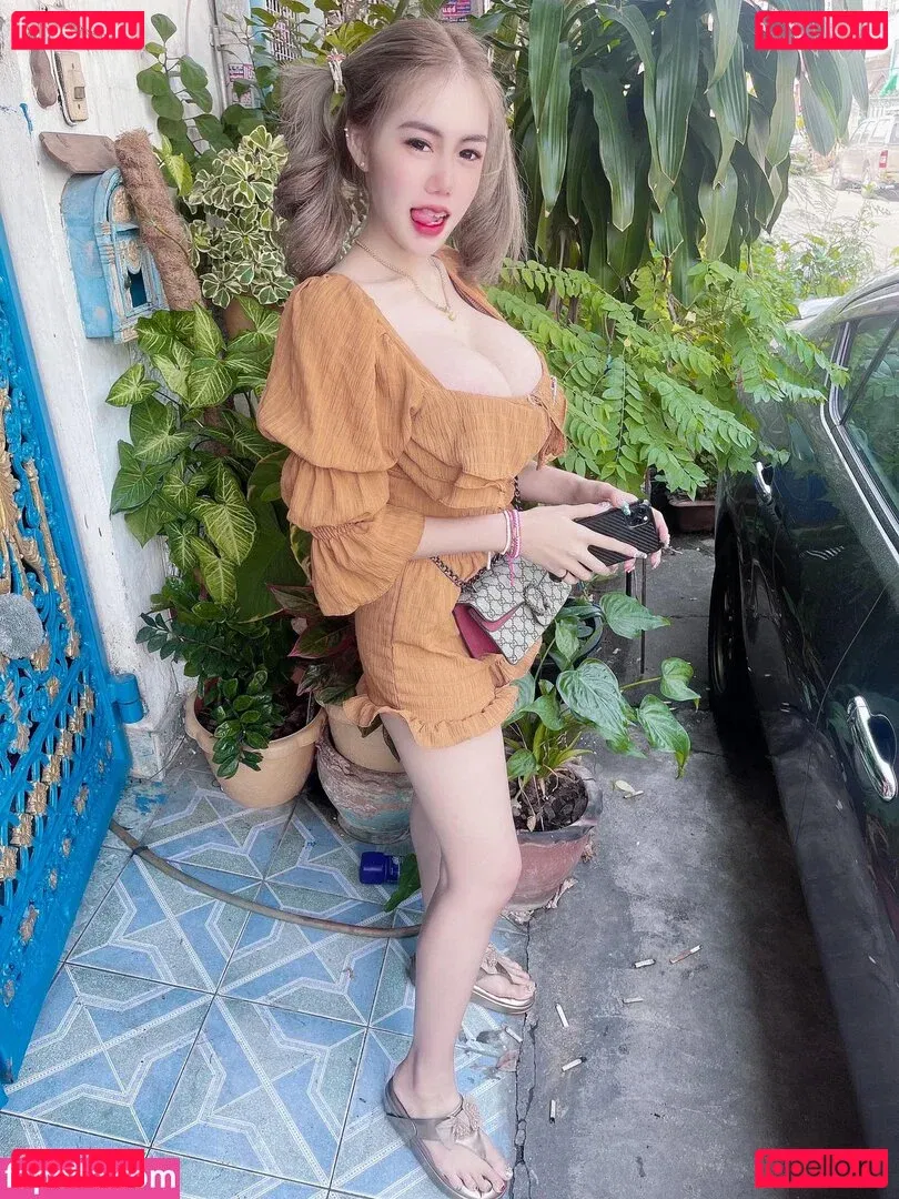 Monruedee Onlyfans Photo Gallery 