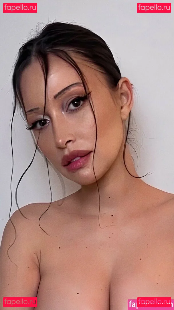 Christian Serratos Onlyfans Photo Gallery 