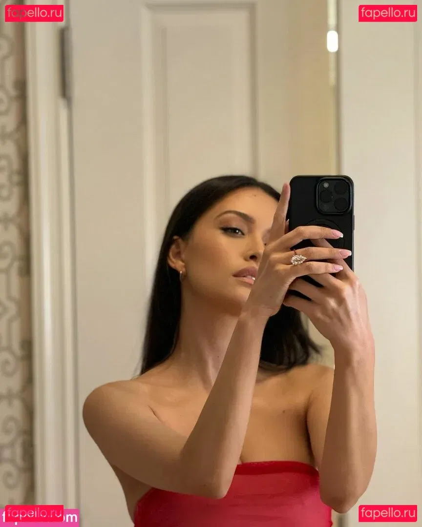 Christian Serratos Onlyfans Photo Gallery 