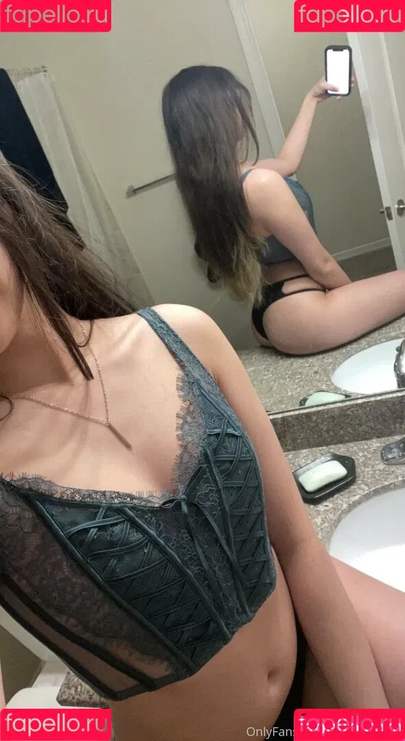 mommymelz Onlyfans Photo Gallery 