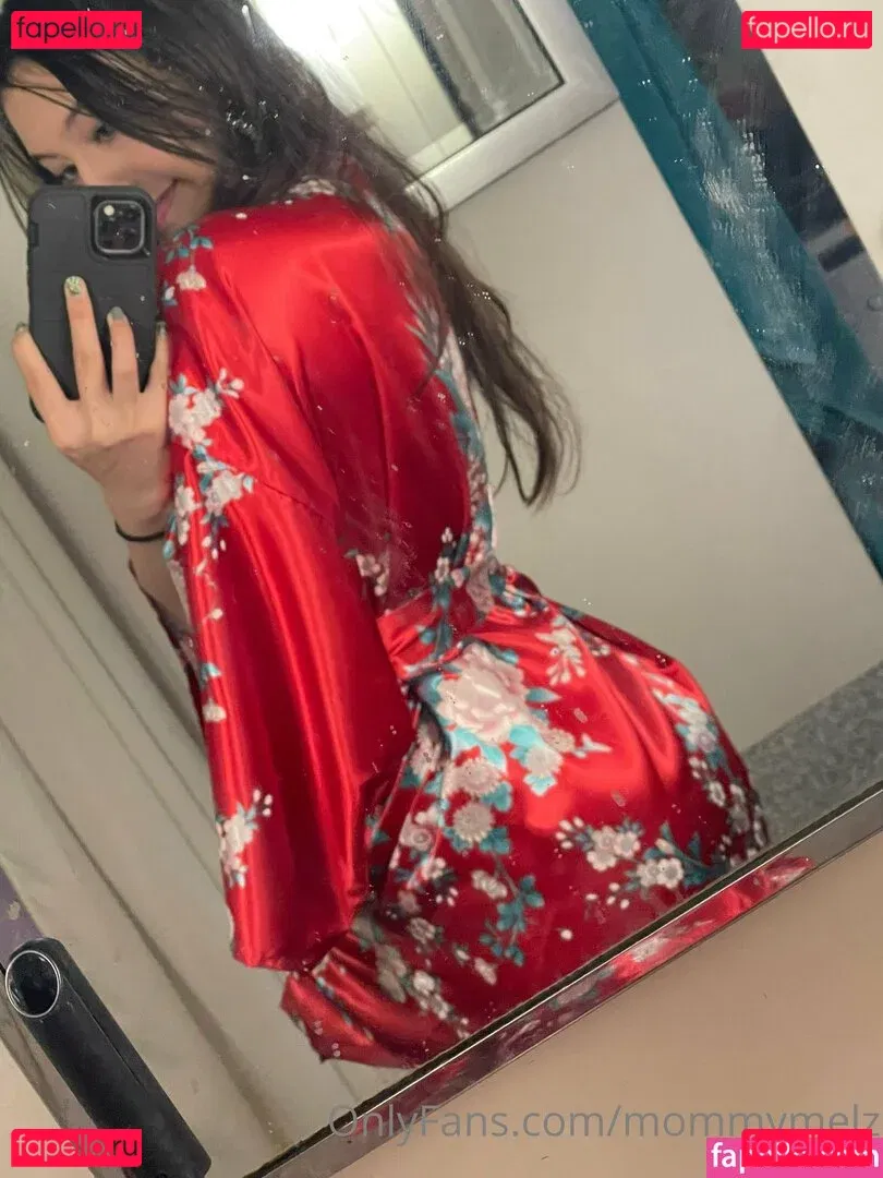 mommymelz Onlyfans Photo Gallery 