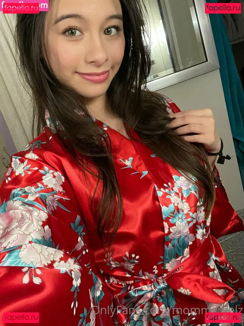 mommymelz Onlyfans Photo Gallery 