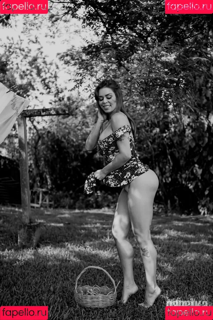 Rossane Bom Onlyfans Photo Gallery 