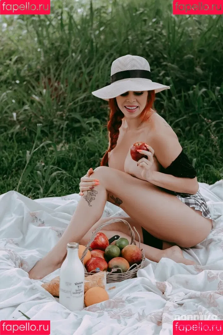 Rossane Bom Onlyfans Photo Gallery 