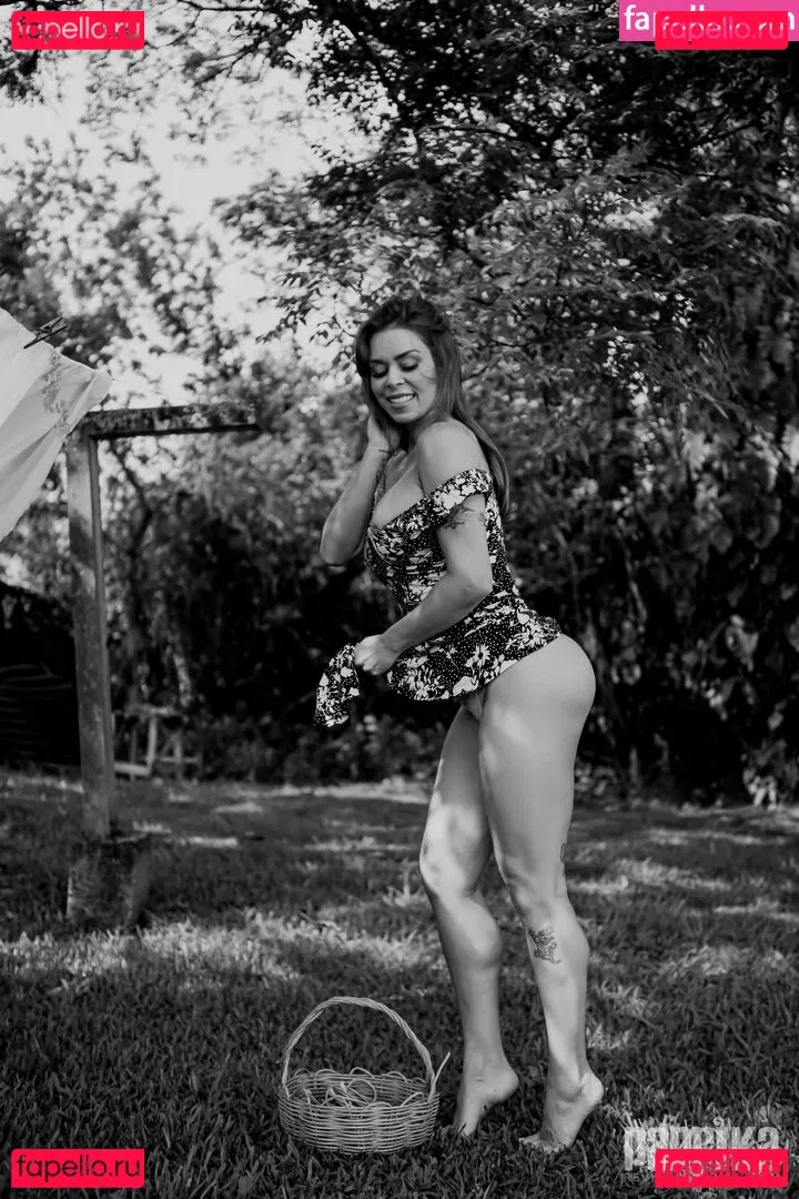 Rossane Bom Onlyfans Photo Gallery 