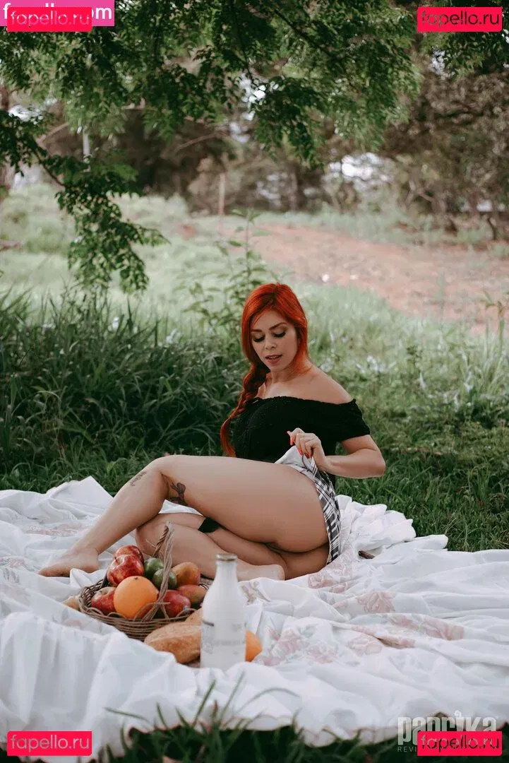 Rossane Bom Onlyfans Photo Gallery 