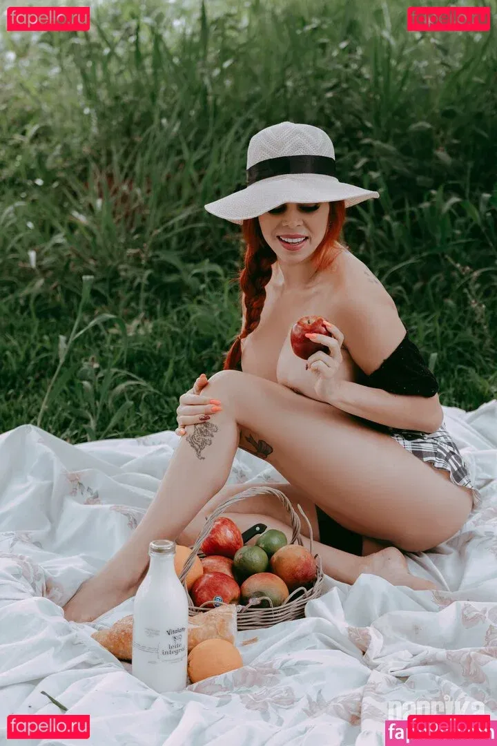 Rossane Bom Onlyfans Photo Gallery 