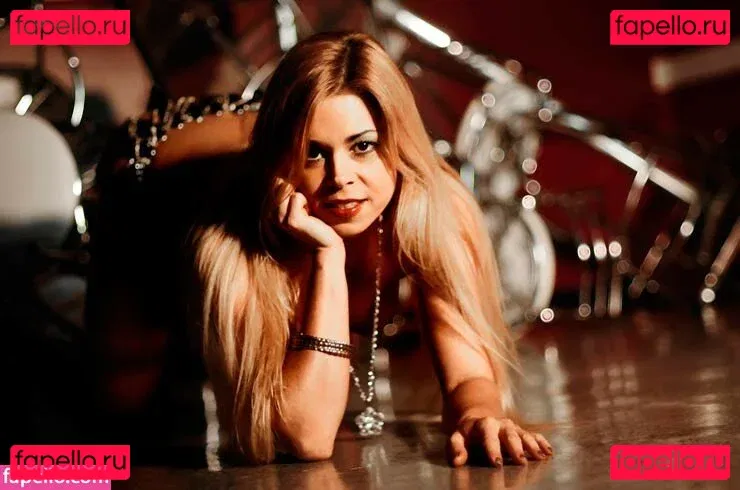 Rossane Bom Onlyfans Photo Gallery 