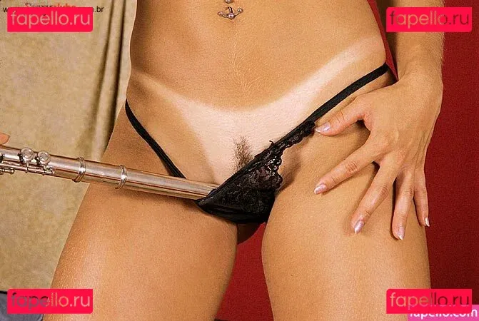 Rossane Bom Onlyfans Photo Gallery 