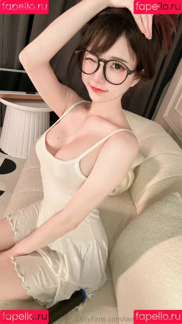 iamdorasnowfree Onlyfans Photo Gallery 