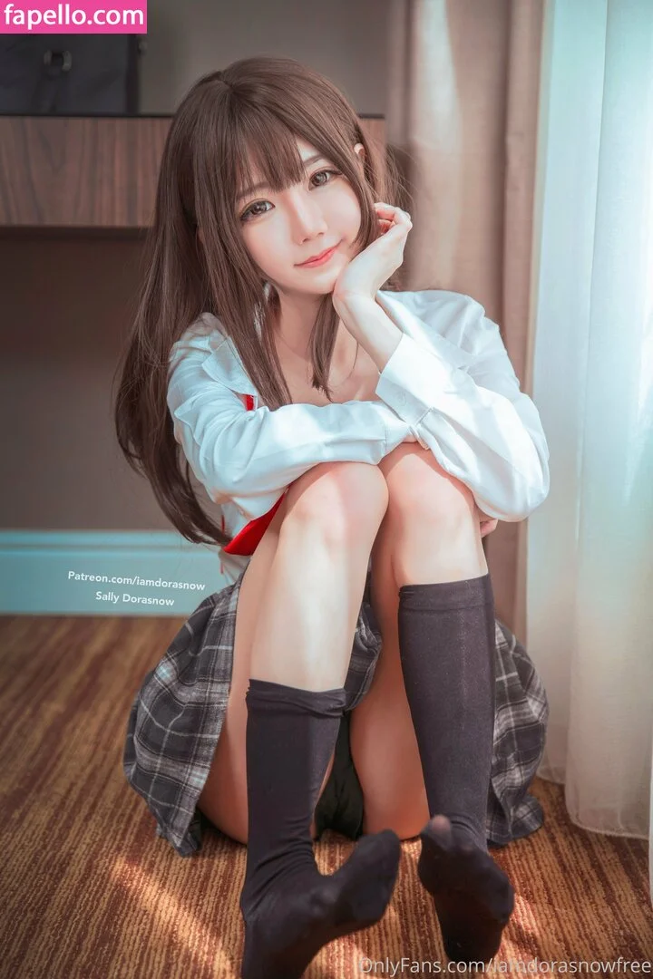 iamdorasnowfree Onlyfans Photo Gallery 