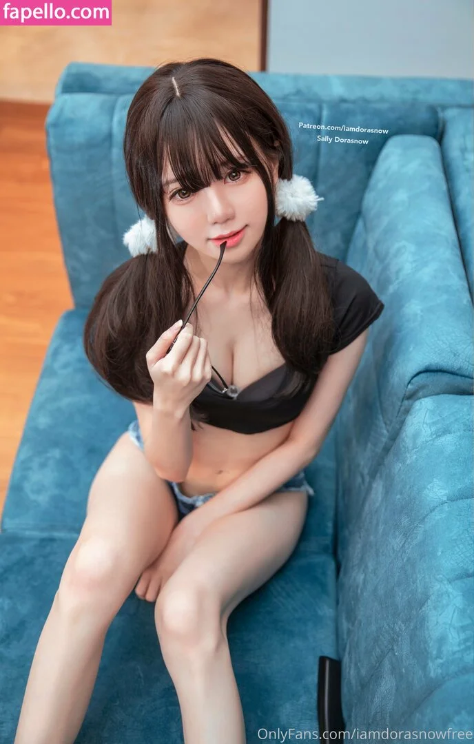 iamdorasnowfree Onlyfans Photo Gallery 